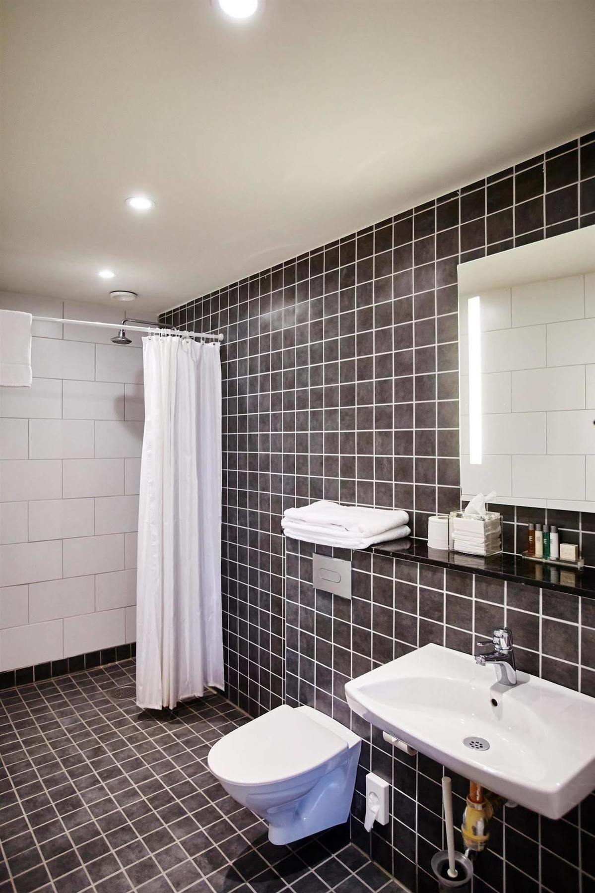 Hotel Bishops Arms Koeping Екстер'єр фото